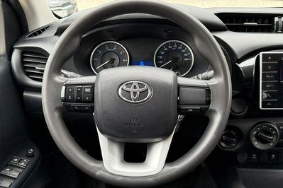 Toyota HiLux Double Cab DLX 4x4