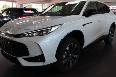 MG HS 1.5T HEV+ Excite aut