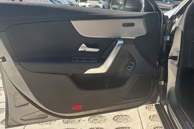 Mercedes CLA 200