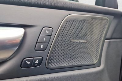 Volvo XC60 B5 B AWD Plus Dark