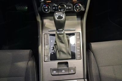Skoda Superb 2.0 TDI SCR Style DSG