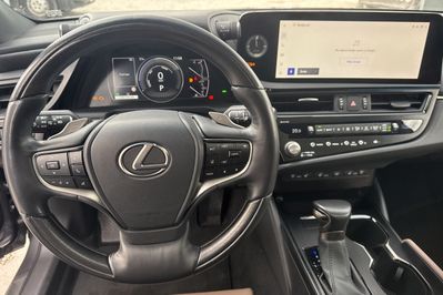 Lexus ES 300h Prestige
