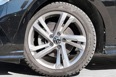 Volkswagen Golf 1.5 Etsi Mhev r-Line Dsg