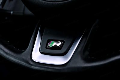 Jaguar E-Pace 2.0 i4P AWD R-Dynamic