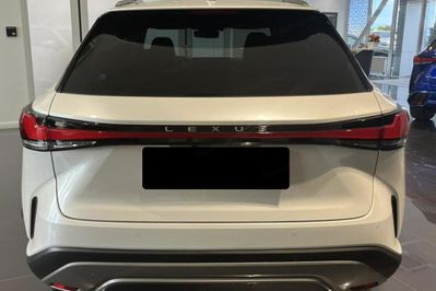 Lexus RX 350h Omotenashi