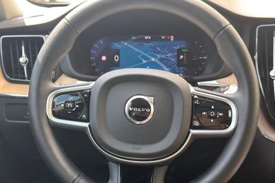 Volvo XC60 T6 Plug-In Hybrid AWD Ultra Dark