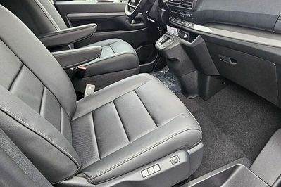 Peugeot Traveller Long L2H1 Business VIP EAT8