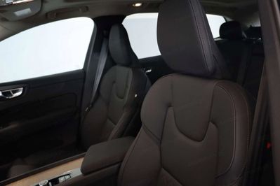 Volvo XC60 T8 Plug-In Hybrid AWD Ultra Dark