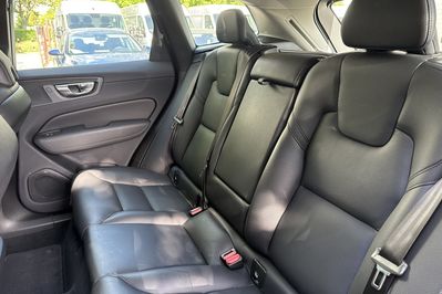 Volvo XC60 B4 B Plus Dark