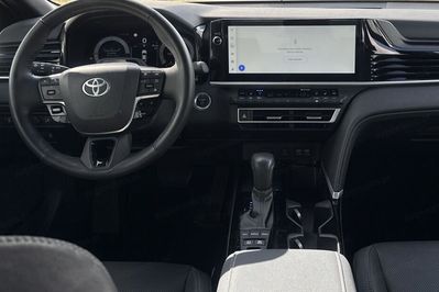 Toyota Camry 2.5 Hybrid Dynamic Force Prestige e-CVT