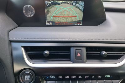 Lexus UX 200