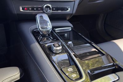 Volvo V90 T8 AWD Plug-In Hybrid Plus Dark