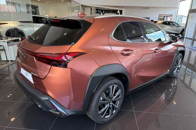 Lexus UX 300h F Sport Design Hybrid Dynamic Force