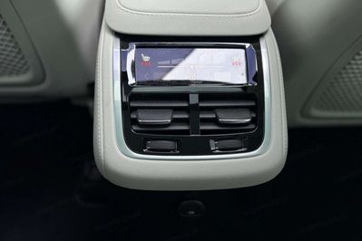 Volvo XC90 T8 AWD Plug-In Hybrid Ultra Bright