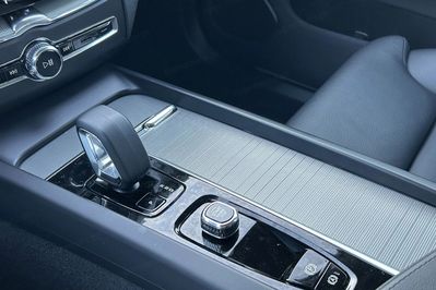 Volvo XC60 B4 B Plus Dark