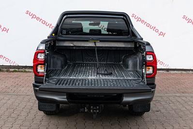 Toyota HiLux Double Cab Invincible 4x4  AT