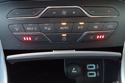 Ford S-MAX Hybrid Titanium CVT