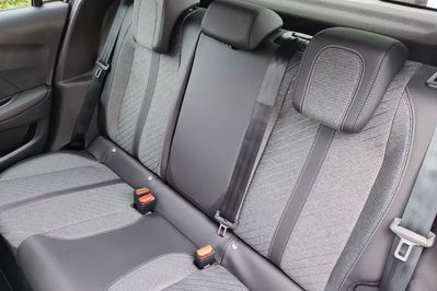 Peugeot 208 Allure e-DCS6  1.2 mHEV
