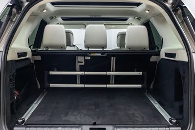 Land Rover Discovery V D250 mHEV Dynamic SE