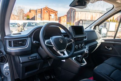 Renault Trafic L2H1 Zabudowa Brygadowa