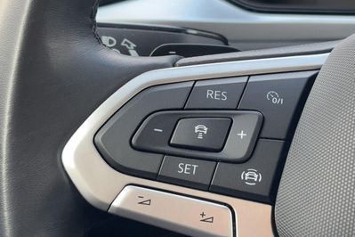 Volkswagen T-Roc eTSI Life DSG