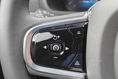 Volvo XC90 B5 AWD Ultra Black Edition