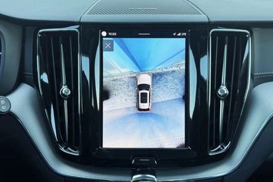 Volvo XC60 B5 B AWD Ultra Dark