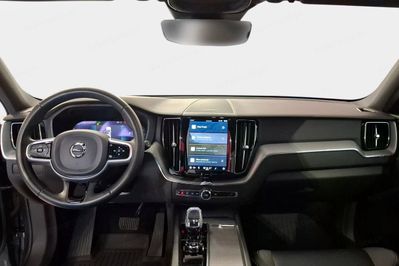 Volvo XC60 B5 B AWD Plus Dark aut