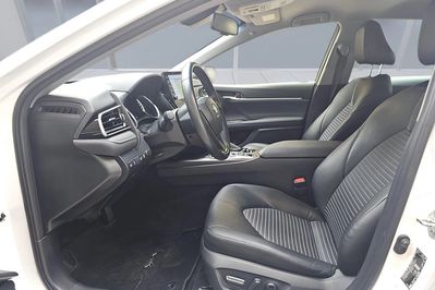 Toyota Camry Hybrid Prestige CVT