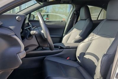 Lexus UX 250h F Sport Design 2WD