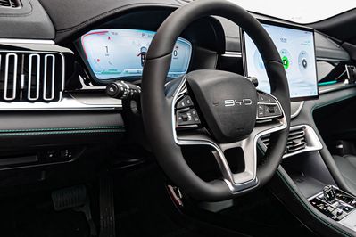 BYD Seal U DM-i  Design AWD