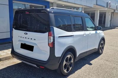 Ford Tourneo Courier Active A7