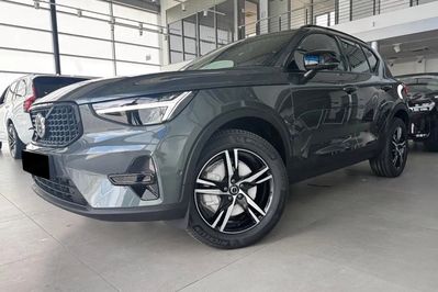 Volvo XC40 B3 Plus Dark