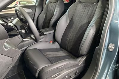 Peugeot 308 GT e-DCS6 1.2 mHEV