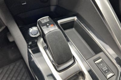 Peugeot 3008 Allure 1.6 Hybrid e-EAT8