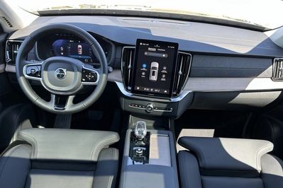 Volvo XC90 T8 Plug-In Hybrid AWD  Plus Dark 7os