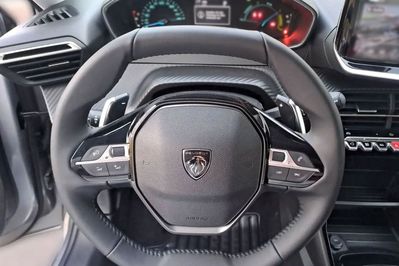 Peugeot 208 Business 1.2 mHEV e-DCS6