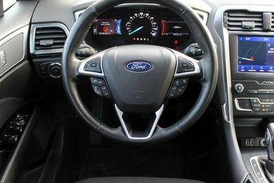 Ford Mondeo 2.0 Hybrid Trend