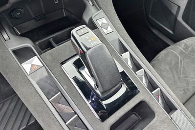 DS DS 7 Performance Line 1.6 E-Tense Hybrid AT