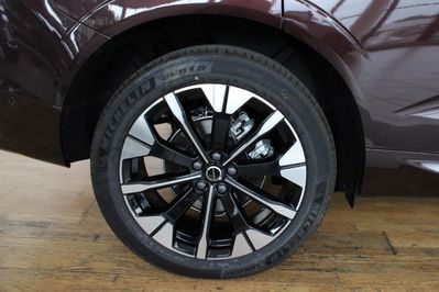 Volvo XC60 B5 AWD Plus Dark