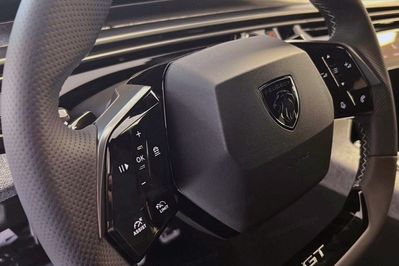 Peugeot 5008 GT 1.2 mHEV e-DCS6