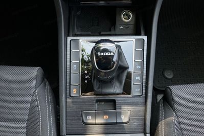 Skoda Superb 2.0 TDI SCR Style DSG