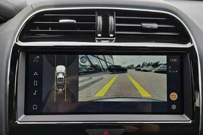 Jaguar XE D200 AWD SE