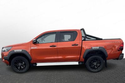 Toyota HiLux Double Cab Invincible 4x4 AT