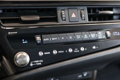 Lexus ES 300h Business Edition
