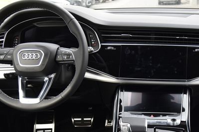 Audi Q7 TDI quattro S Line