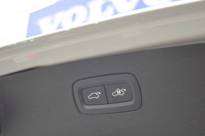 Volvo XC90 T8 AWD Plug-In Hybrid Ultimate Dark 7os aut