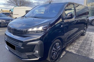 Peugeot Traveller Long L2H1 Business VIP EAT8