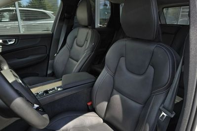 Volvo XC60 B5 B AWD Ultra Dark