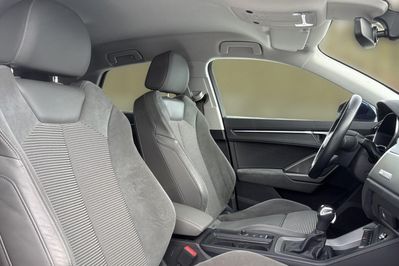 Audi Q3 35 TFSI mHEV S-Line S tronic